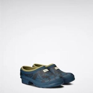 Hunter Navy Leaf Pattern Clogs